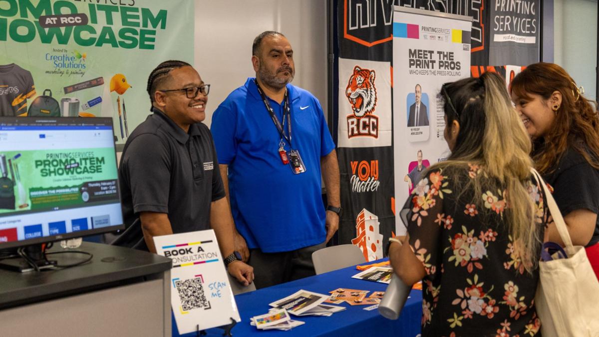 daniel and juan at printing expo 